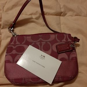 Pink coach wristlet vernis handle and tag